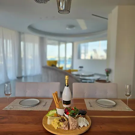 Mykonos * بافوس